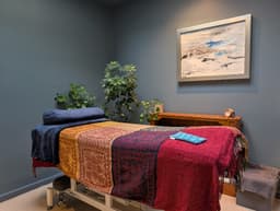 Reiki healing session